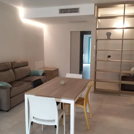 Arlini Ξενοδοχείο *