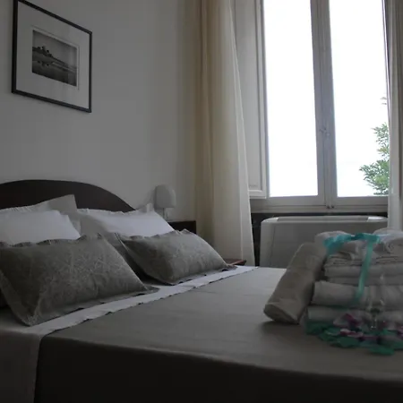 Arlini Ξενοδοχείο *