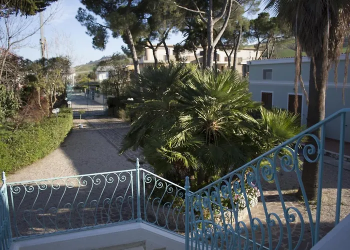 Отель Arlini Пинето